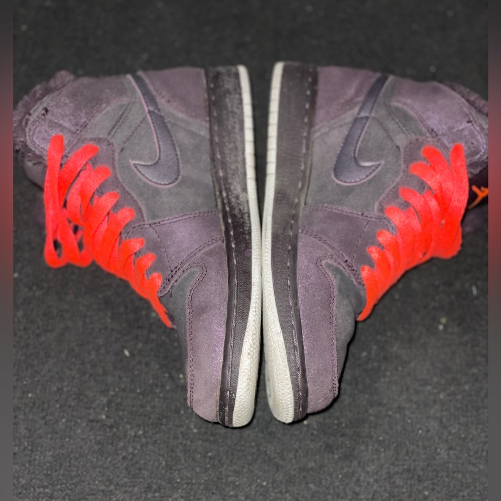 Jordan 1 Retro - Picture 3 of 7